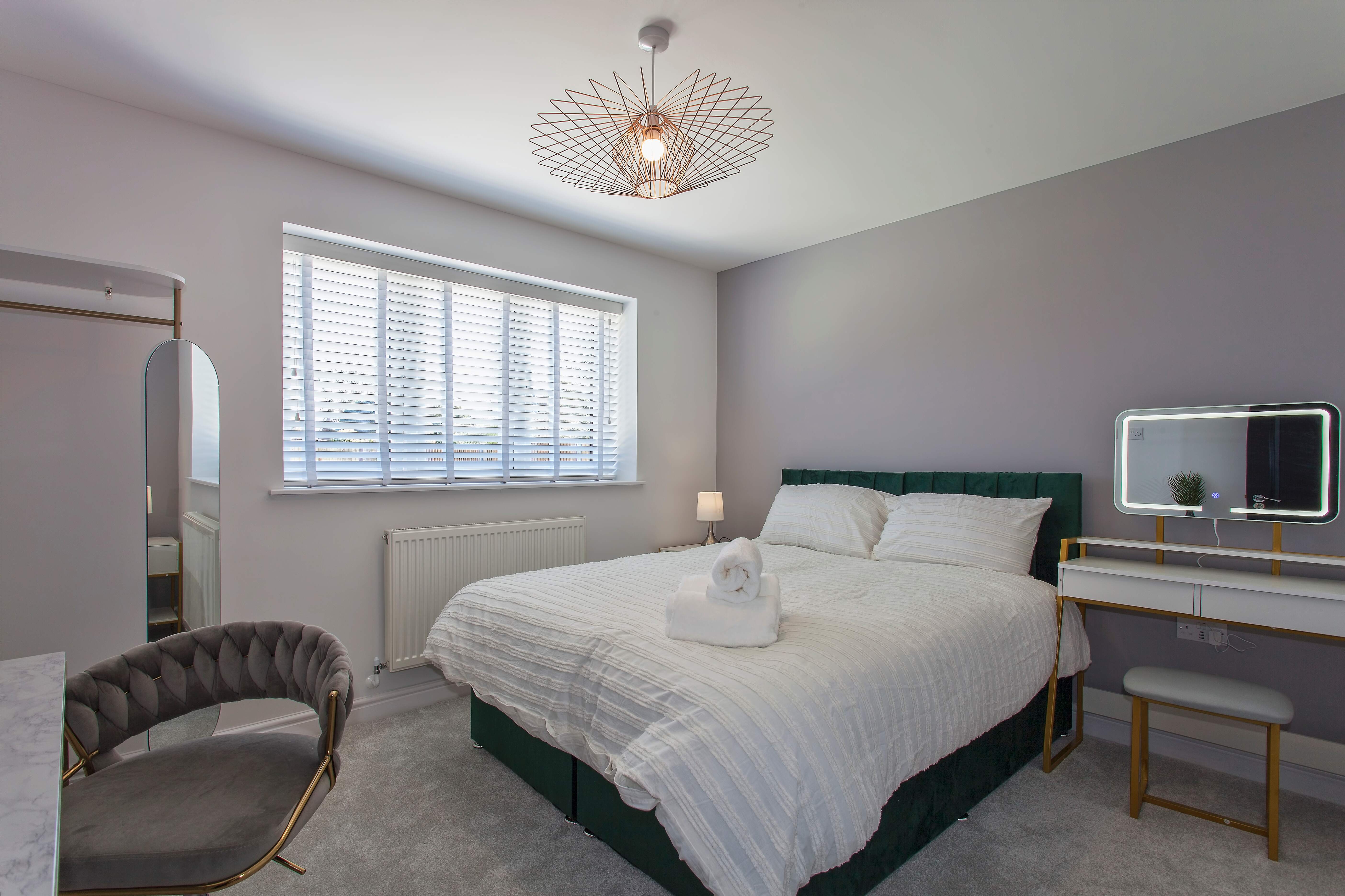 ADI 10-bedroom, staged room